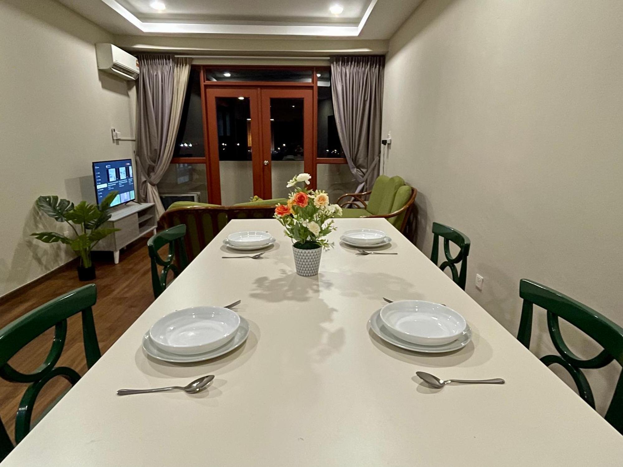 Kuching City Center Riverbank Suites With Marvelous River View Екстериор снимка