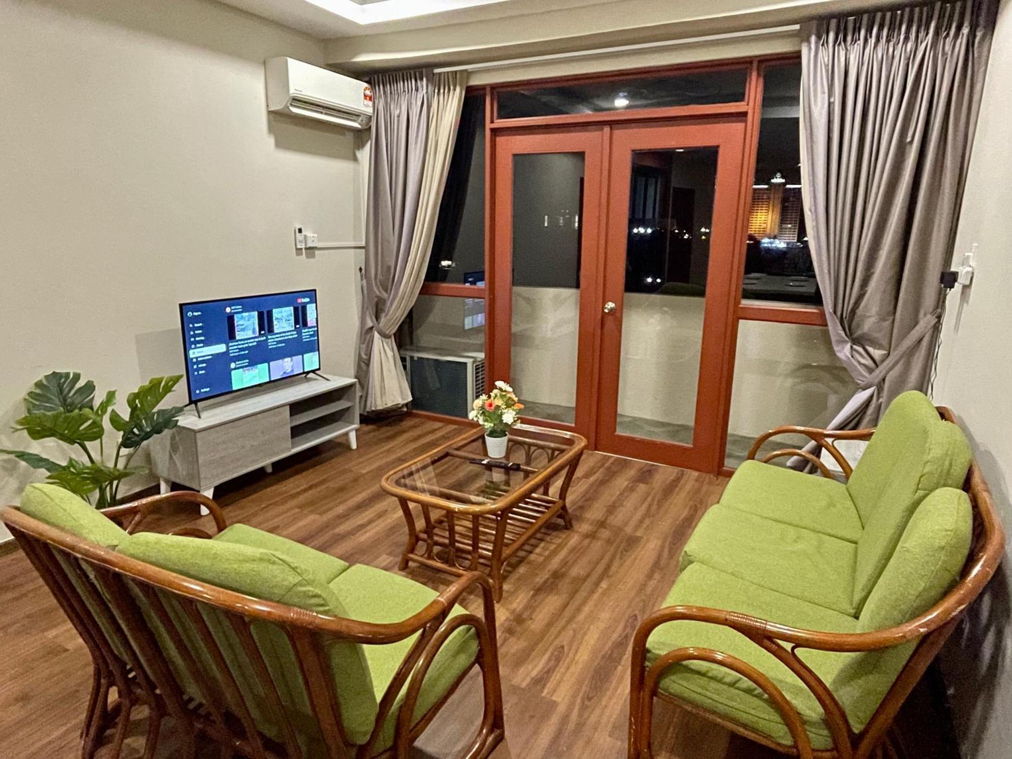 Kuching City Center Riverbank Suites With Marvelous River View Екстериор снимка