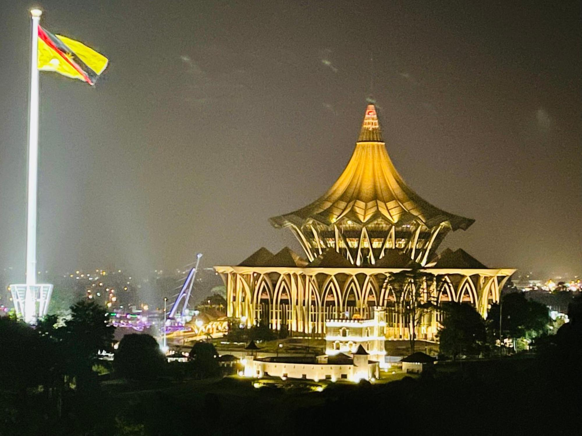 Kuching City Center Riverbank Suites With Marvelous River View Екстериор снимка