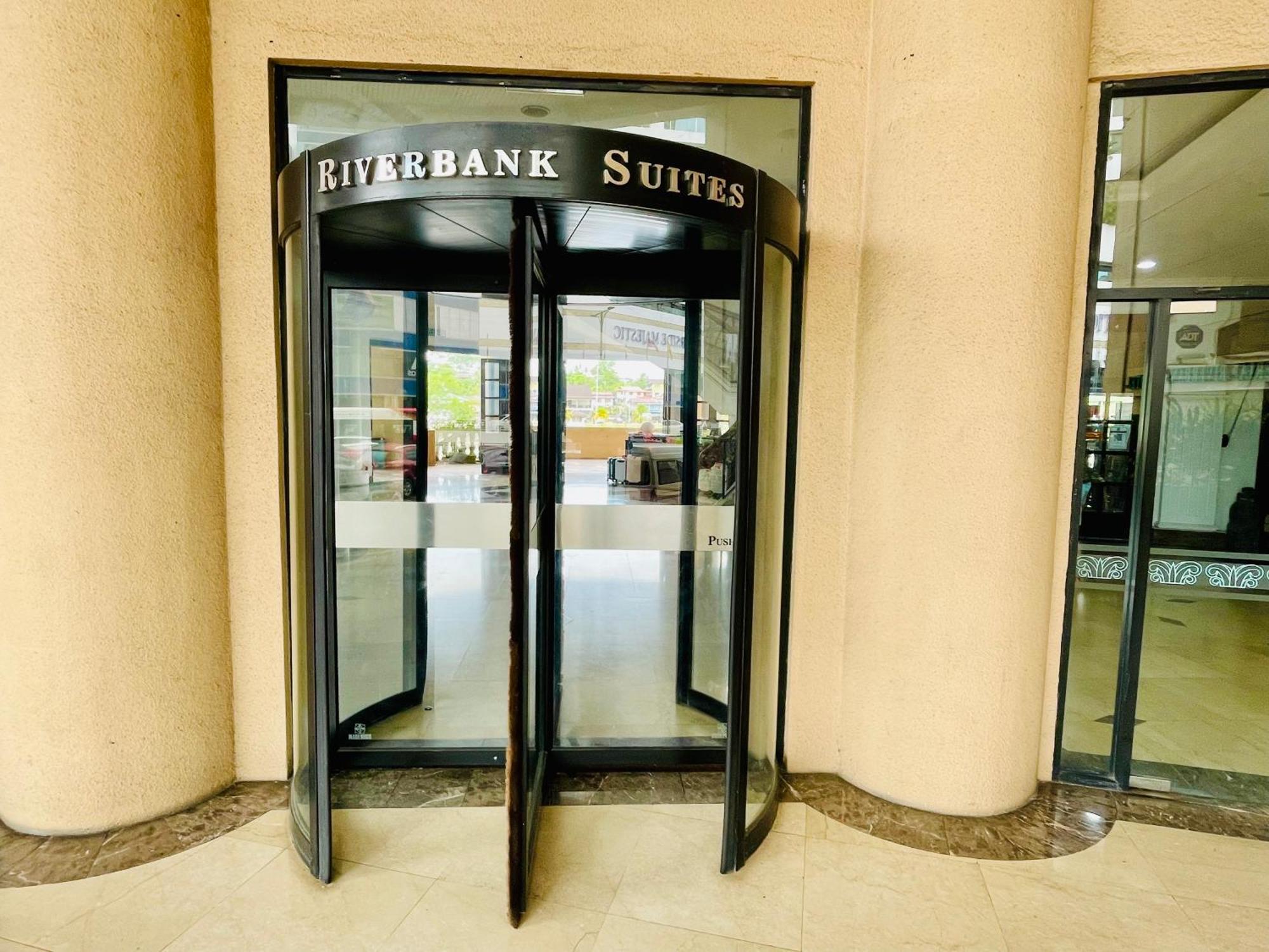 Kuching City Center Riverbank Suites With Marvelous River View Екстериор снимка