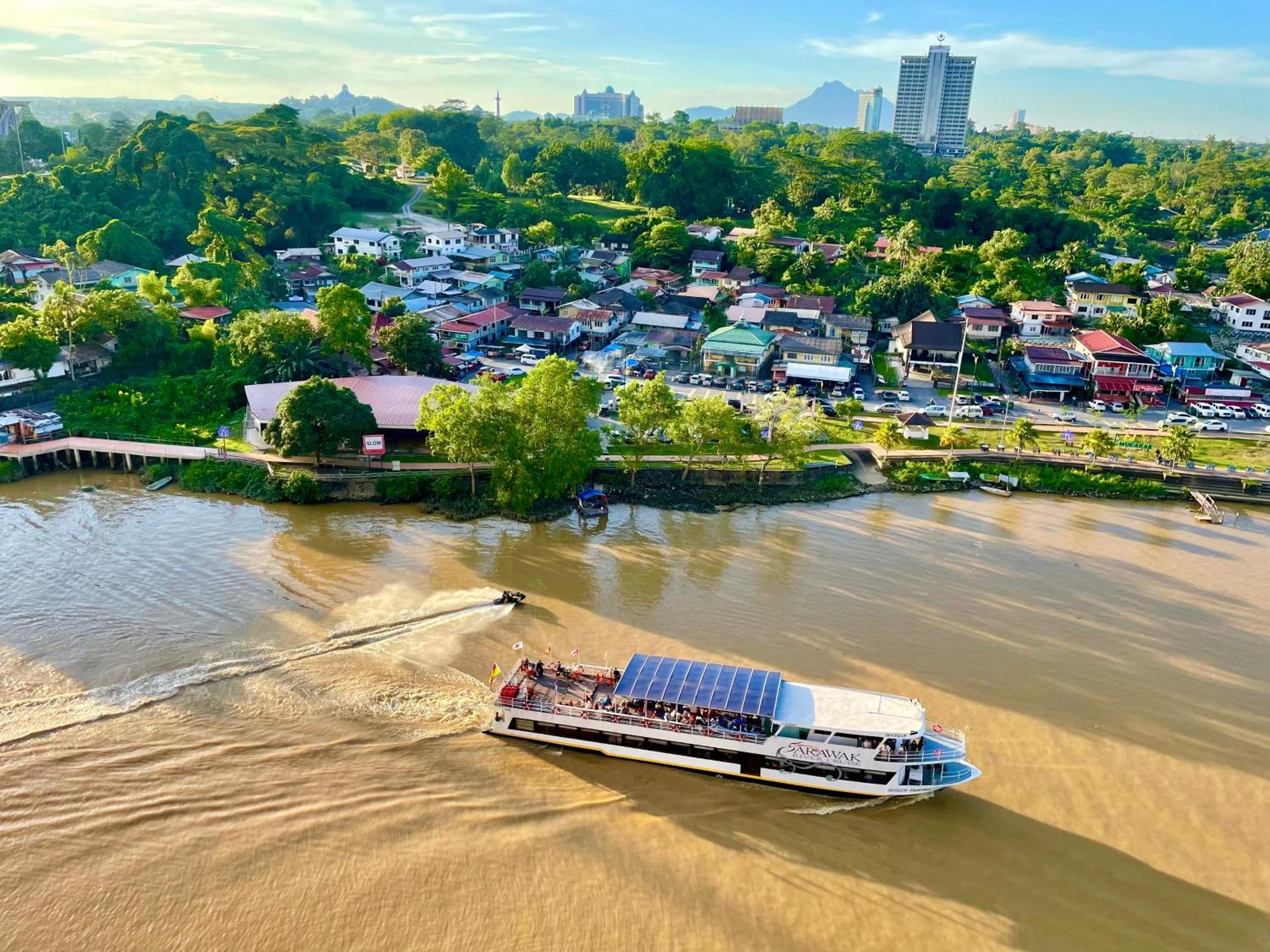 Kuching City Center Riverbank Suites With Marvelous River View Екстериор снимка